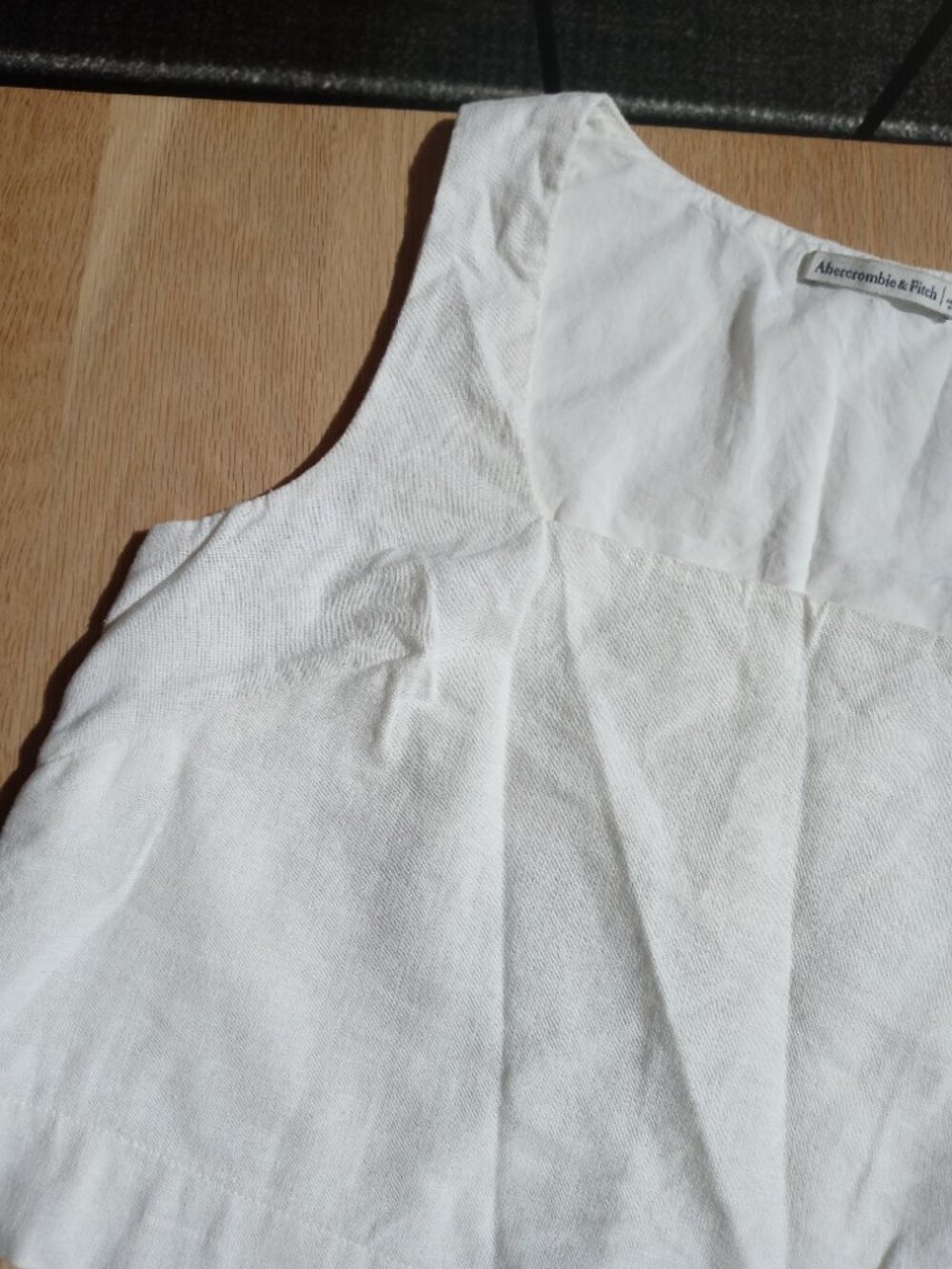 ABERCROMBIE & FITCH linen blend square neck top (S) - Picture 9 of 13